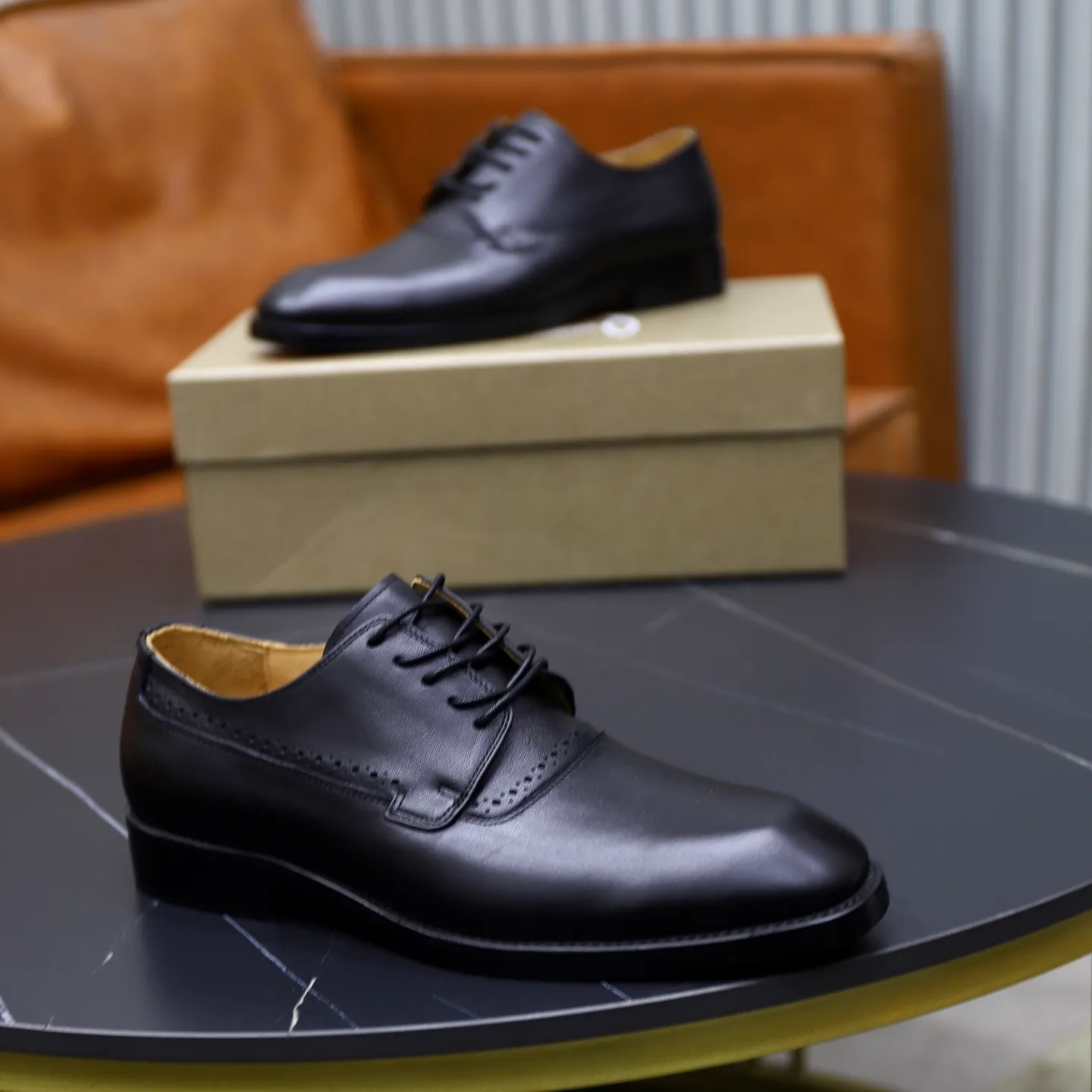 Ex-factory price: 620💰Christia*.Loubouti*🆑High-end men’s business formal leather shoes | Classic red sole shoes | Original imported first-layer cowhide | Water-dyed cowhide lining | Italian imported red rubber outsole | High-end luxury | Perfect interpretation of fashion, sunshine, style, suitable for various occasions Size: 39-44 (38.45 custom-made)